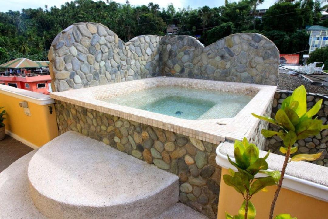 Mermaid Resort And Dive Center Пуерто Галера Екстериор снимка