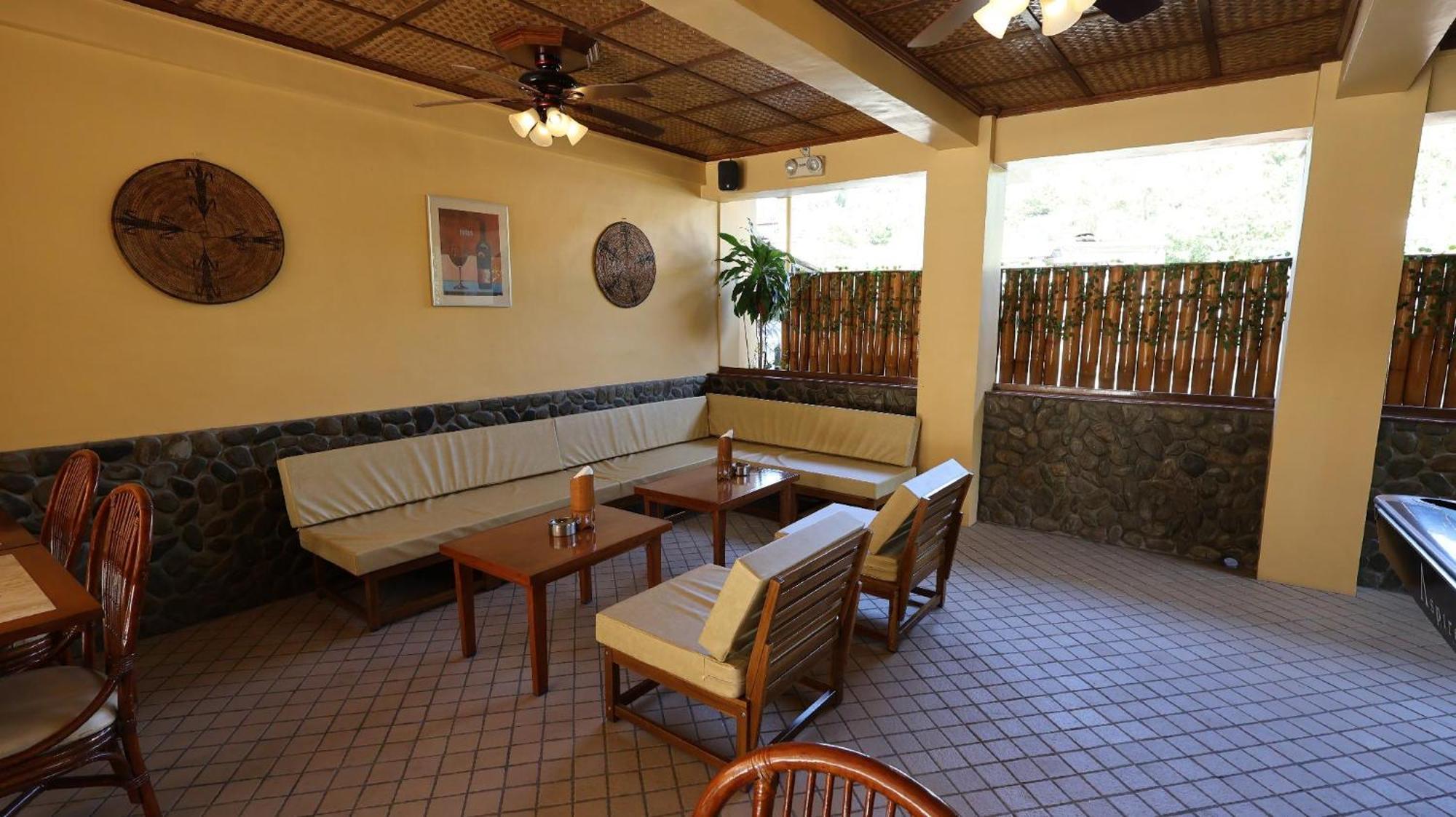 Mermaid Resort And Dive Center Пуерто Галера Екстериор снимка