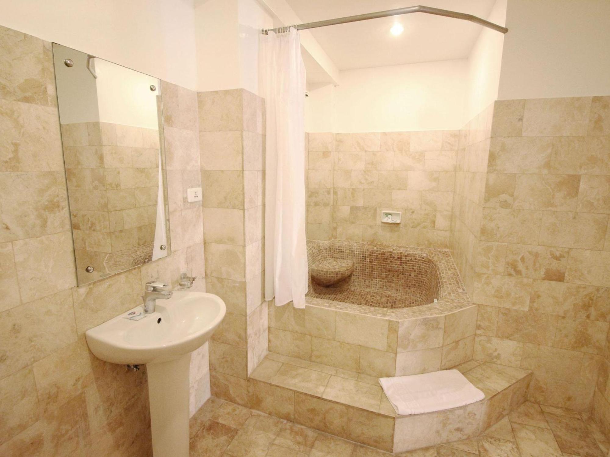 Mermaid Resort And Dive Center Пуерто Галера Екстериор снимка