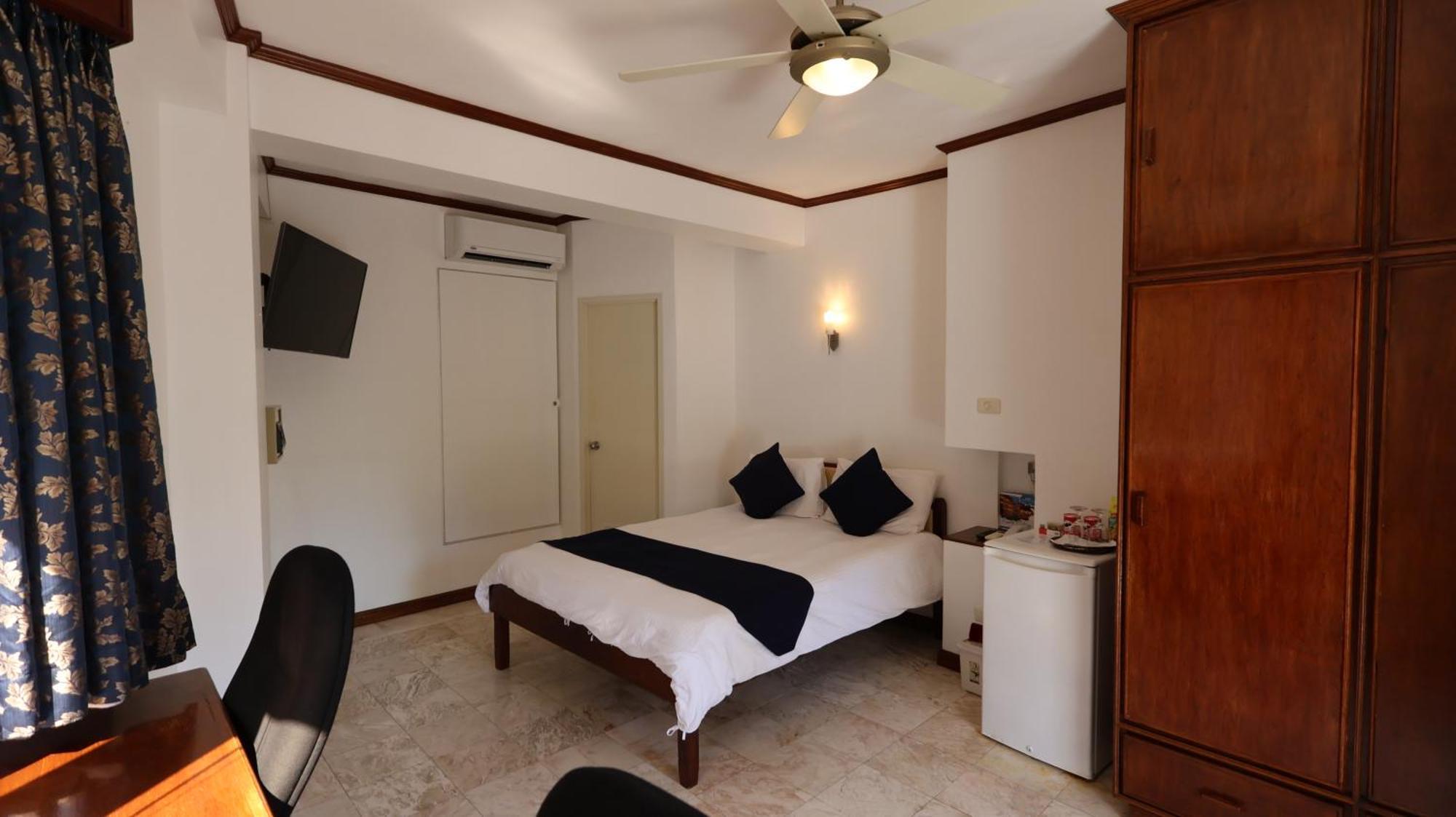 Mermaid Resort And Dive Center Пуерто Галера Екстериор снимка
