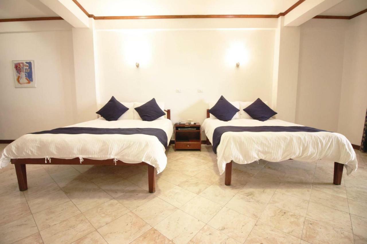 Mermaid Resort And Dive Center Пуерто Галера Екстериор снимка